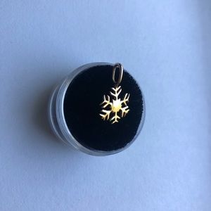14k gold snowflake charm pendant